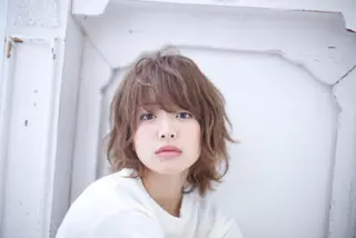ミディアム 艶カラー/フェイス レイヤー/たむのヘアスタイル
