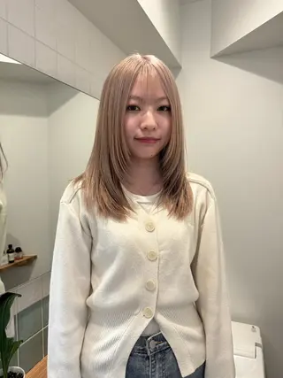 セミロング カラー 切りっぱなしボブ レイヤー/縮毛矯正のヘアスタイル