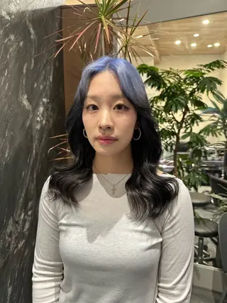 セミロング カラー salowin原宿iori所属・💋ハイトーンデザイ ンヘア💋A'nyuのヘアスタイル