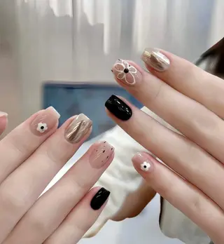 ネイル T. Leeのネイルデザイン