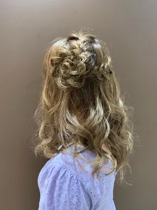 セミロング ヘアアレンジ きむえり/髪質改善 /セット/カラーのヘアスタイル