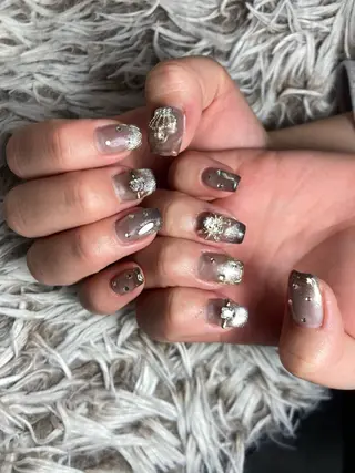 ミディアム ネイル ✴︎ Delightのネイルデザイン