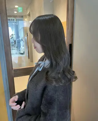 ロング カラー akane/ベージュ /オリーブ/ブラウンのヘアスタイル