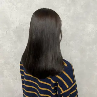 セミロング カラー 沖山 友津季のヘアスタイル