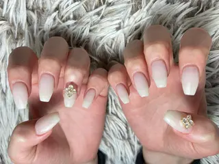 ミディアム ネイル ✴︎ Delightのネイルデザイン