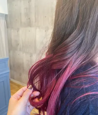 ロング カラー 新谷 桃子のヘアスタイル