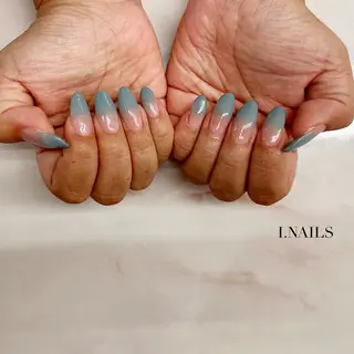 ネイル アイネイルズ所属・早川 梓のネイルデザイン