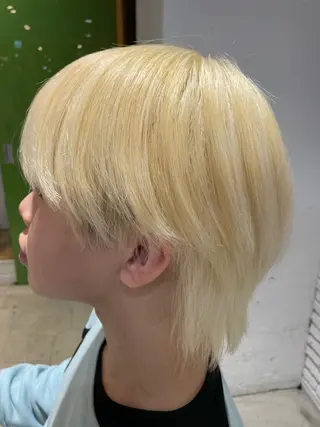 カラー メンズ emu 新宿所属・ケイト🌙 ブリーチカラーのヘアスタイル