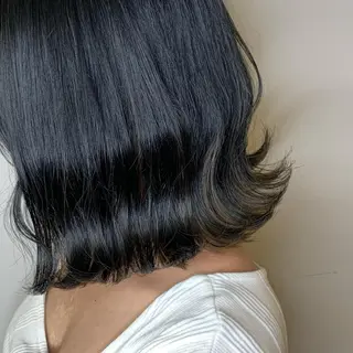 ミディアム カラー 小森 衣純のヘアスタイル