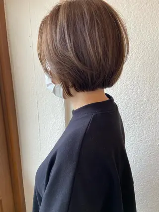 ショート カラー 入江 志穂のヘアスタイル