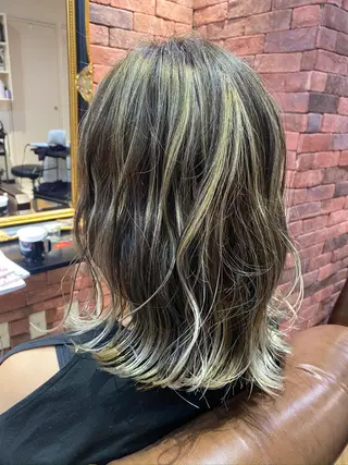 ミディアム 永沼 真依のヘアスタイル