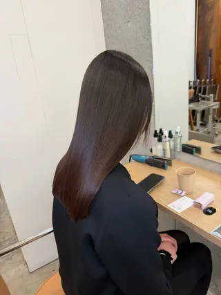 セミロング 髪質改善×縮毛矯正× 艶カラー　吉原和磨のヘアスタイル