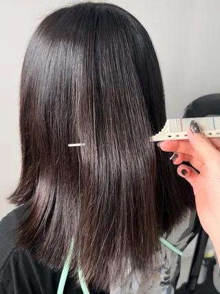 ミディアム あやめ🪽 オリーブ/ハイトーンのヘアスタイル