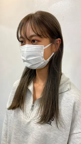 ロング オリーブカラー 長谷川のヘアスタイル