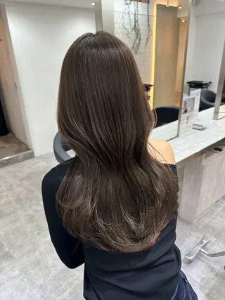 ロング カラー 艶髪レイヤー顔周り グレージュ添田晃基のヘアスタイル