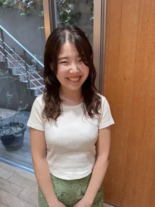 ミディアム パーマ 大橋 芽衣のヘアスタイル