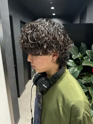 ショート カラー パーマ ヘアアレンジ メンズ スパイキー/フェザー /波巻き/かいとのヘアスタイル