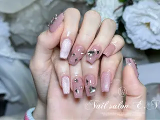 ネイル E.N🦋 長さ出し/持ち込みのネイルデザイン