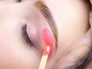 アイブロウ Am'soers 本橋のエステ・リラクイメージ