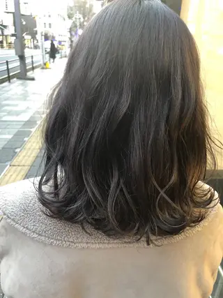 セミロング カラー GLROW haruhiのヘアスタイル