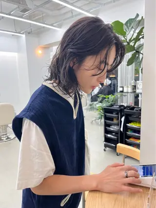 ミディアム レイヤー/ケアパーマ /ニュアンス/モードのヘアスタイル