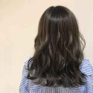 ミディアム 長井 麻帆のヘアスタイル