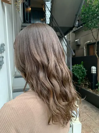 セミロング 丸山 亜加理のヘアスタイル