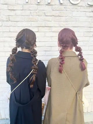 ヘアアレンジ ハイトーンカラー シールエクステのヘアスタイル