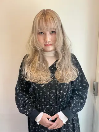 ロング 韓国/透明感 Veluaのヘアスタイル