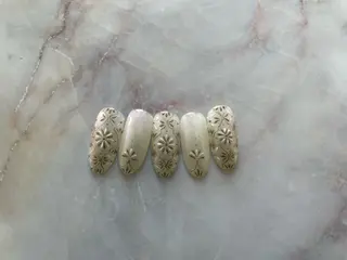 ミディアム ネイル M. KOTOMIのネイルデザイン