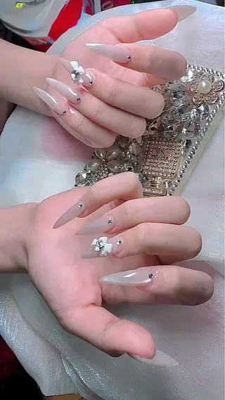 ネイル T. Leeのネイルデザイン