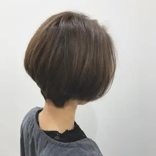 ショート カラー 工藤 梨花のヘアスタイル