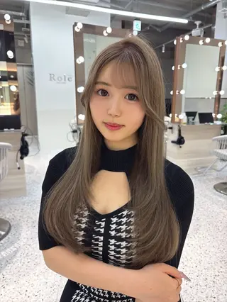 ロング カラー yui🎀透明感 ベージュカラー／博多のヘアスタイル