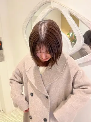 ミディアム あやか/ベージュ /透け感カラーのヘアスタイル