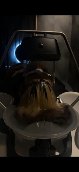 艶カラー×デザイン カラー特化/値賀大樹のヘアスタイル