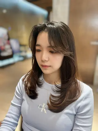 ロング 🎀大竹美侑／顔まわ りカット／レイヤーのヘアスタイル