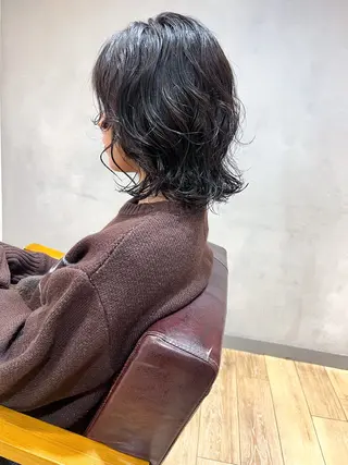 ショート カラー パーマ 切りっぱなしボブ 艶カラー🌷江梨🍎のヘアスタイル