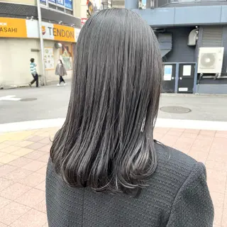 ミディアム カラー 色白に見える暗髪 梅田・増田のヘアスタイル