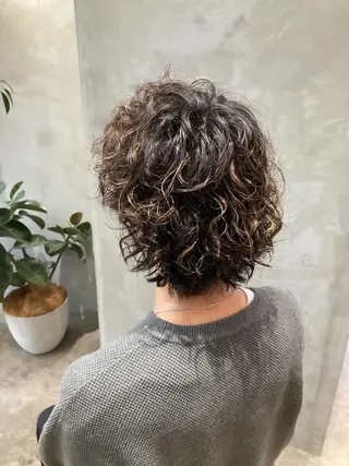 ミディアム パーマ メンズ fifth JINGUMAE所属・波巻きスパイラルパー マ/シャドウパーマ駿のヘアスタイル