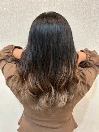 セミロング カラー uLu【ウル】所属・🦖manami 🦖のヘアスタイル