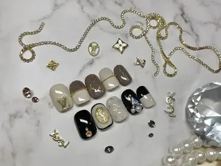 ネイル ちゅるんネイル🪄 耳ツボジュエリー🔗のネイルデザイン