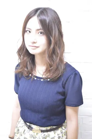 ミディアム カラー パーマ u hair所属・こばやし ももこのヘアスタイル