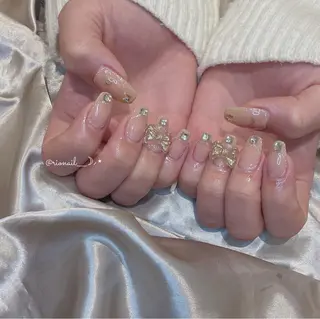 ネイル 𝘙𝘪𝘰𝘯𝘢 ...🕯🤍のネイルデザイン