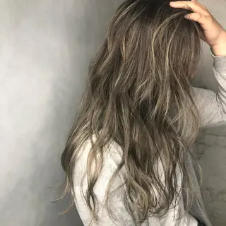 ロング カラー ORIKA 美容室のヘアスタイル