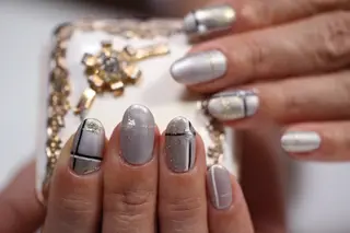 ネイル ママリンド　志村坂上店所属・しみ えんのネイルデザイン