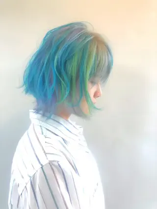 ショート カラー パーマ ヘアアレンジ メンズ 推し活専用 【派手髪】飯野ゆかりのヘアスタイル