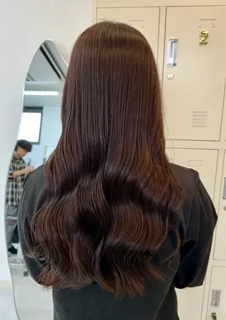 ロング カラー 粂田 美友のヘアスタイル