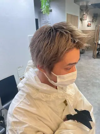 ショート メンズ ブリーチ/ハイトーン 🌏💊RAINEのヘアスタイル