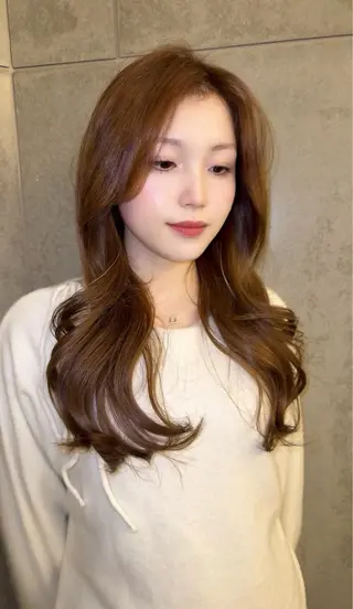 ロング カラー ヘアアレンジ ルームス つかしん所属・山田 快晴のヘアスタイル