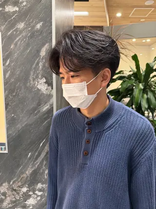 ミディアム パーマ メンズ SALOWIN 原宿 iori所属・🌟原宿指名No.1 センターパート⭐️のヘアスタイル